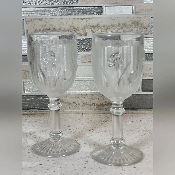 Jeannette Crystal IRIS HERRINGBONE 4 oz Wine Goblets - Picture 1 of 4